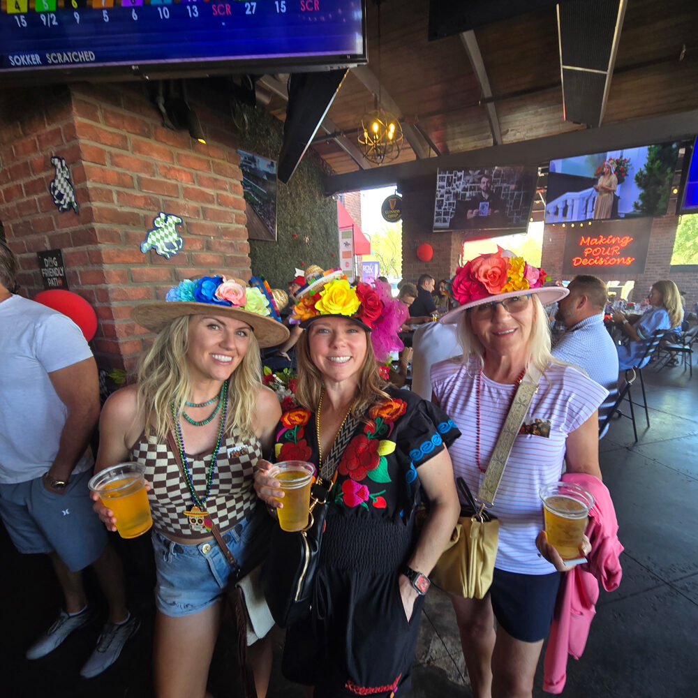 Kentucky-Derby-Bar-in-Scottsdale-Hat-Contest-KOs